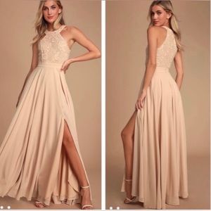 Lulu’s Picture Perfect Maxi Dress- Blush size medium